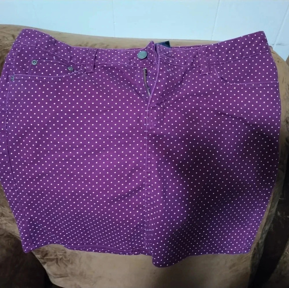 H&M Skirt - Picture 1 of 7